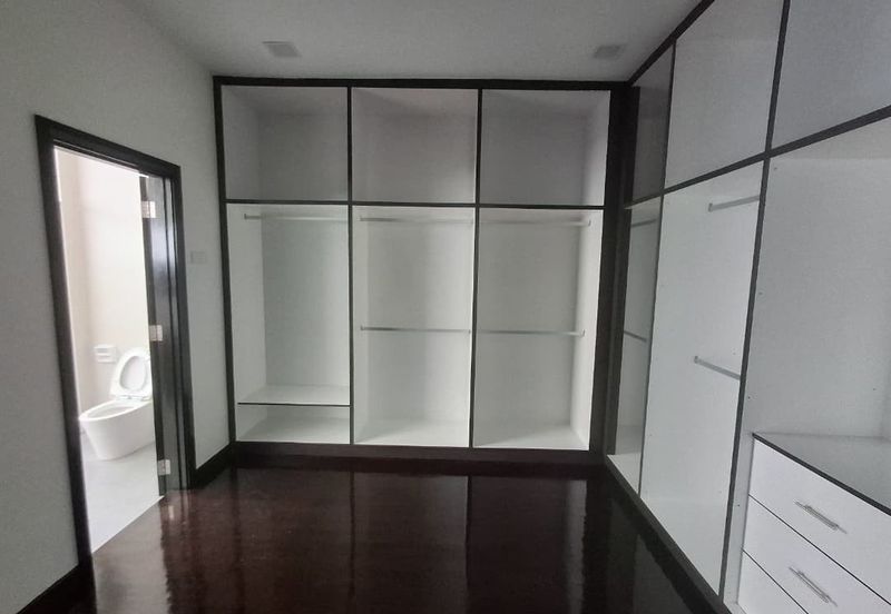 MYDiva, Perdana Lakeview East