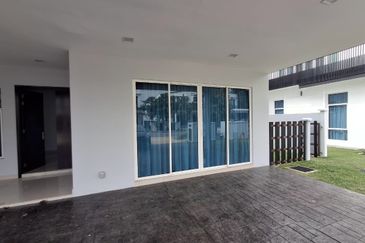 MYDiva, Perdana Lakeview East