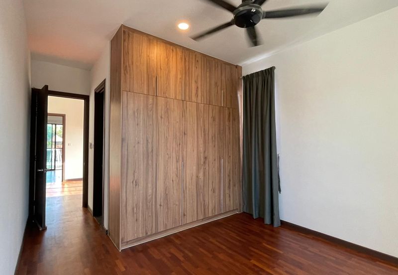 Jewels of Grasmere, Setia Marina