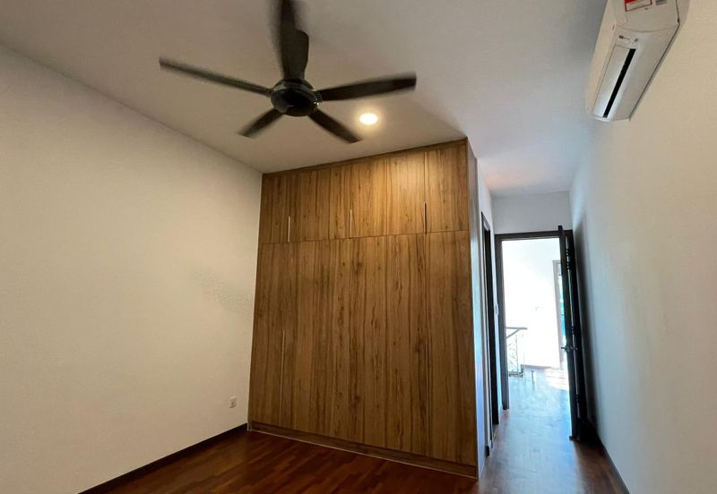 Jewels of Grasmere, Setia Marina