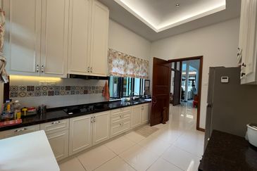 Perdana Lakeview East