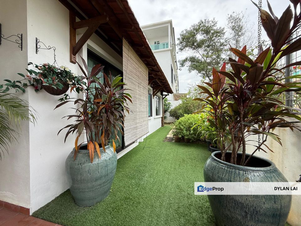 Perdana Lakeview East Bungalow Lot at Cyberjaya for sale with Private Swimming Pool, Selangor, Cyberjaya