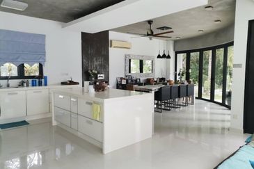 Perdana Lakeview East