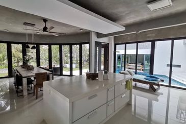 Perdana Lakeview East