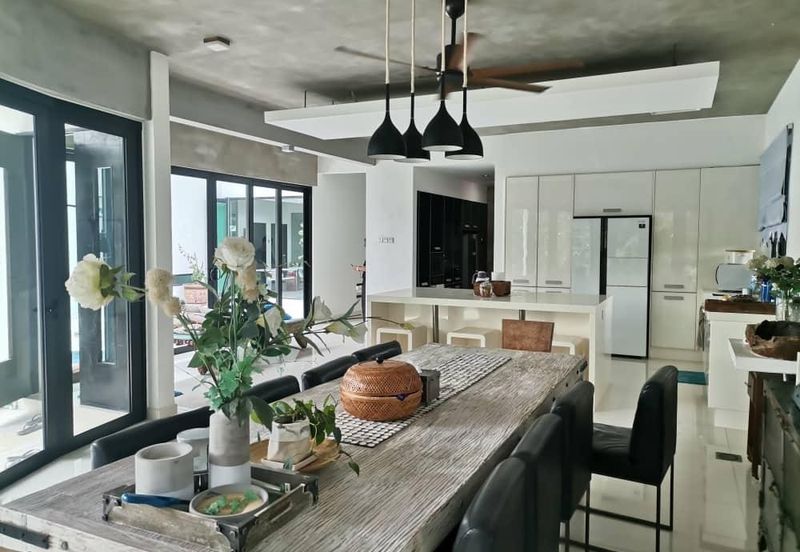 Perdana Lakeview East