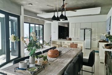 Perdana Lakeview East