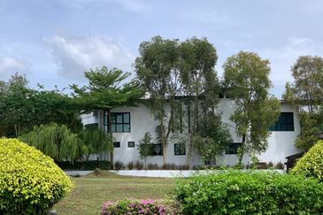 Perdana Lakeview East