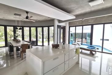 Perdana Lakeview East