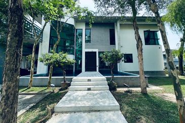 Perdana Lakeview East