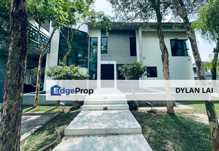 Perdana Lakeview East at Cyberjaya Bungalow Lot with big land and private pool, Selangor, Cyberjaya