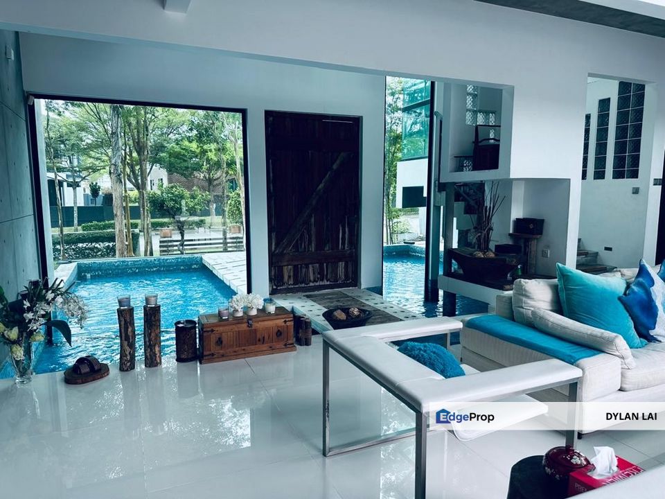 Perdana Lakeview East at Cyberjaya Bungalow Lot with big land and private pool, Selangor, Cyberjaya