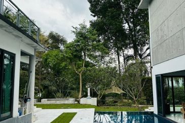 Perdana Lakeview East