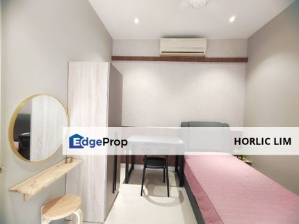 SetiaWalk Medium Room For Rent Mix Gender Near LRT Station, Selangor, Puchong