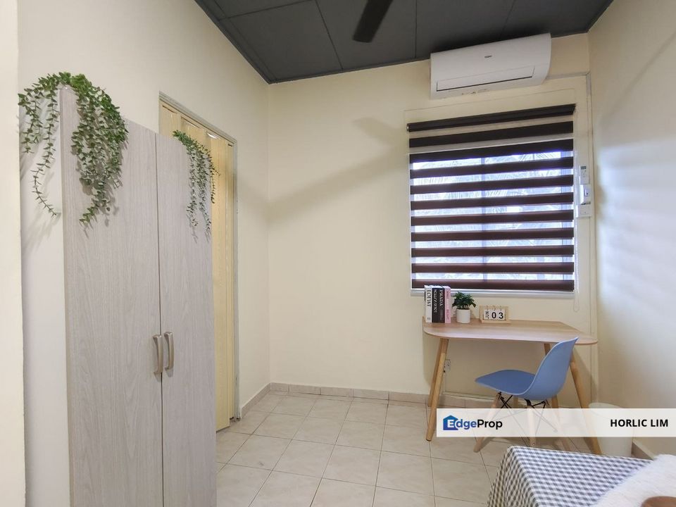 Room For Rent Near Mahsa Specialist Hospital - 1 Minute Walking Distance, Selangor, Jenjarom