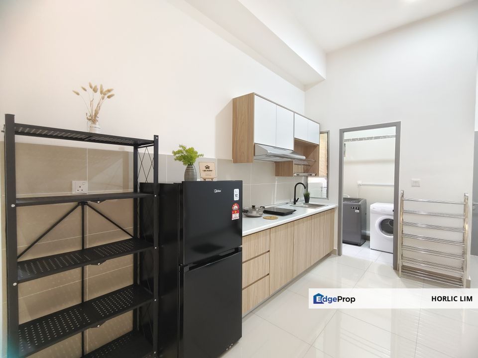 Rimbayu Condo Medium Room For Rent - Ready to Move In, Selangor, Telok Panglima Garang