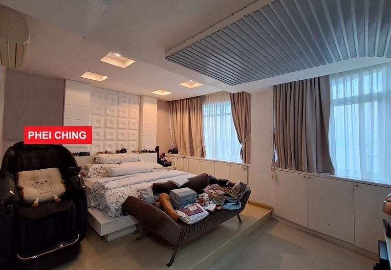 The View (Twin Towers)