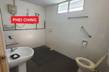 Timeless Bungalow with Large Land in Bukit Gelugor for SALE - RM4,900,000 negotiable 