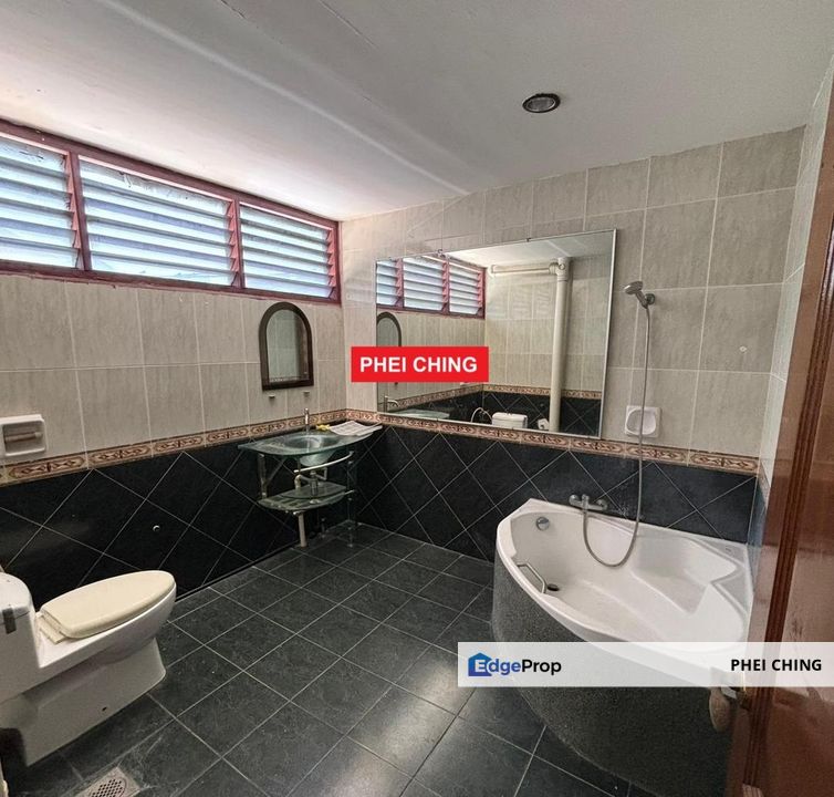 Taman Century, Batu Uban, Georgetown - Spacious Freehold 2.5 Storey Terrace for SALE - RM1,600,000, Penang, Batu Uban