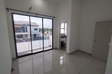 Robin @ Bandar Rimbayu