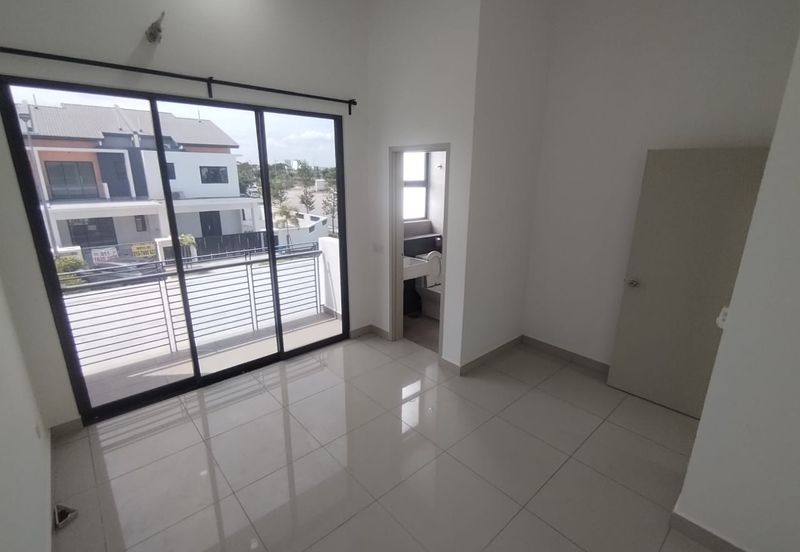 Robin @ Bandar Rimbayu