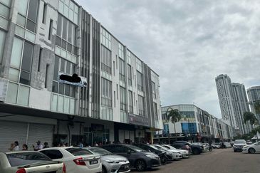 Oasis 2 @ Tropicana Danga Cove