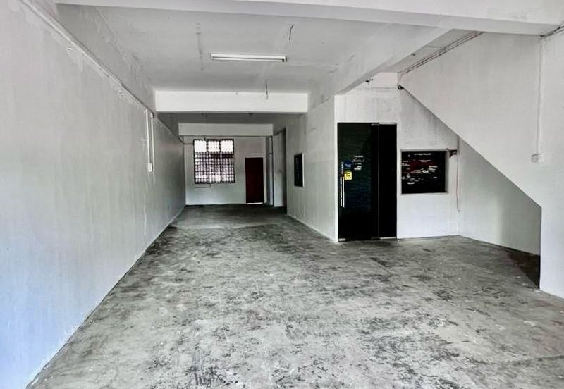 3 Storey Shop lot Taman Sierra Perdana