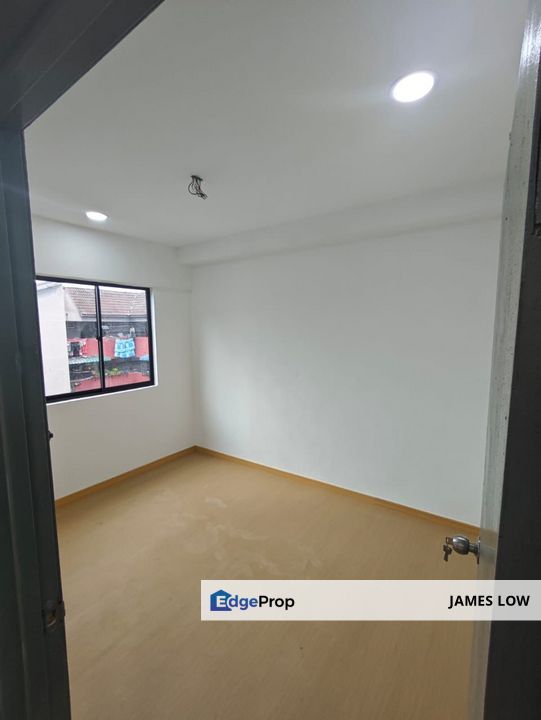 Taman Rinting - Flat For Sale, Johor, Masai