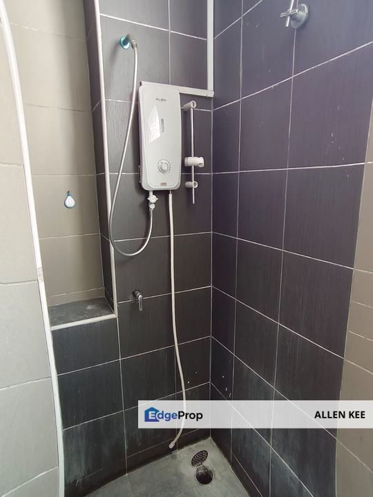 Near to NSK Partial Furnished End Lot Double Storey Teres, Selangor, Klang