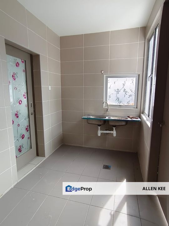 Near to NSK Partial Furnished End Lot Double Storey Teres, Selangor, Klang