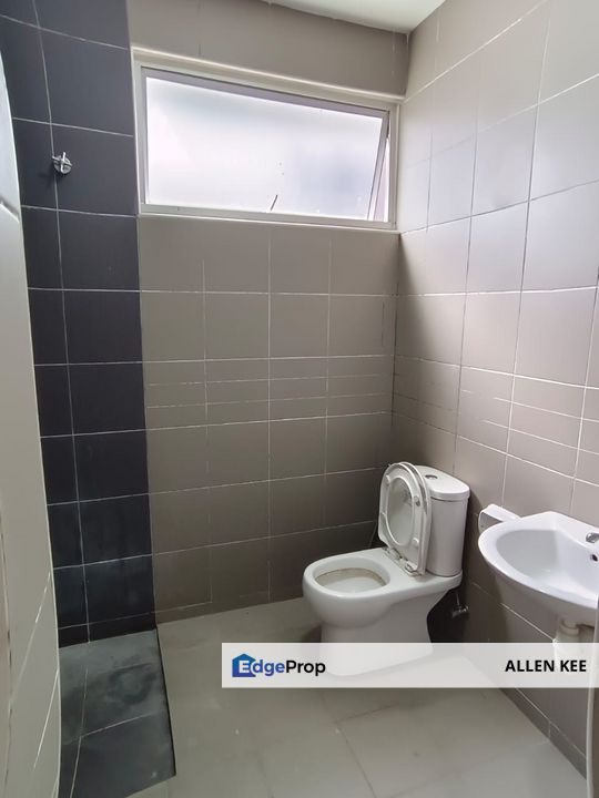 Near to NSK Partial Furnished End Lot Double Storey Teres, Selangor, Klang