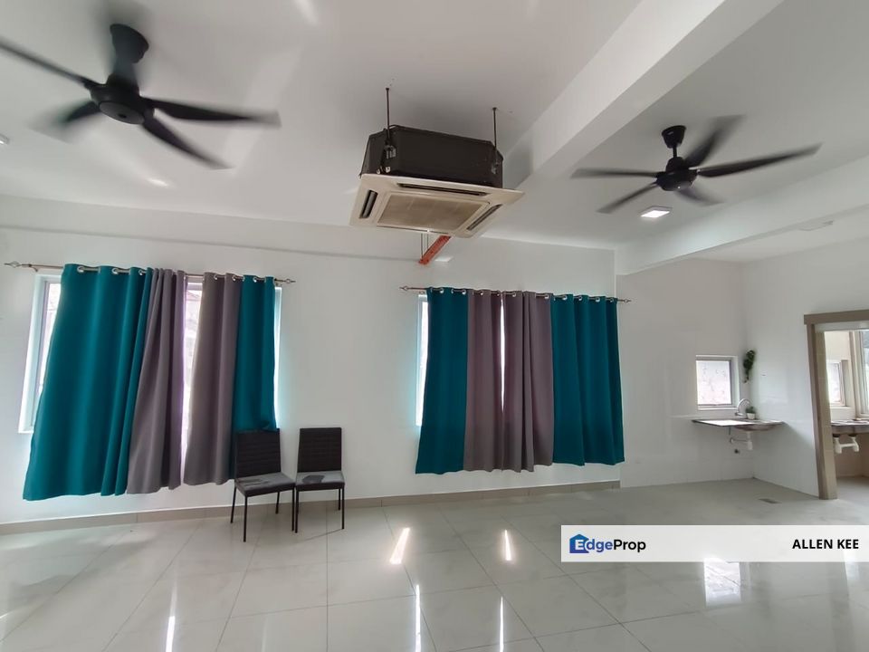 Near to NSK Partial Furnished End Lot Double Storey Teres, Selangor, Klang