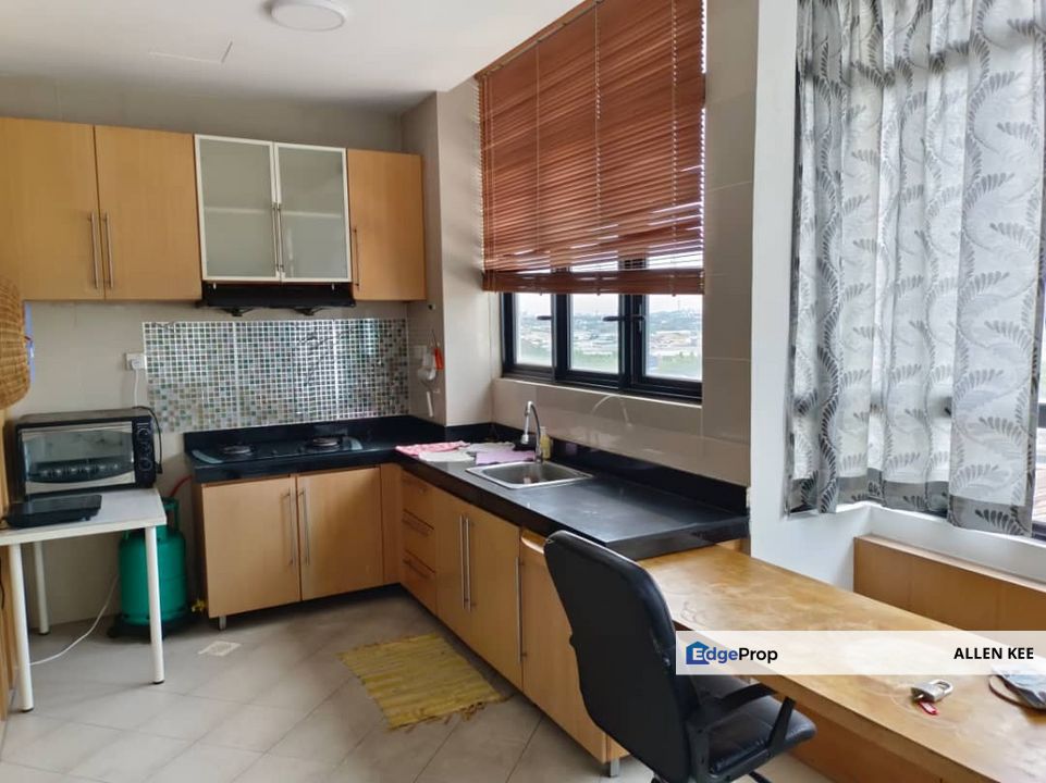 Next to Shopping Mall Fully Furnished For Rent, Selangor, Seri Kembangan