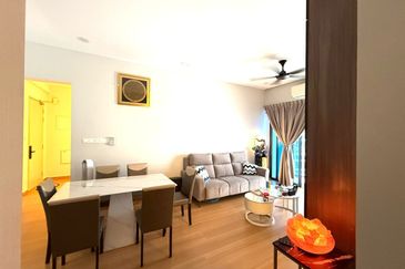 Baypoint @ Country Garden Danga Bay