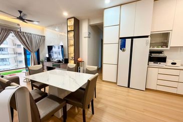 Baypoint @ Country Garden Danga Bay