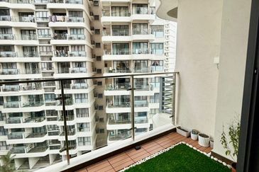 Baypoint @ Country Garden Danga Bay