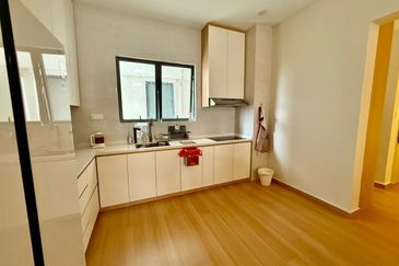 Baypoint @ Country Garden Danga Bay