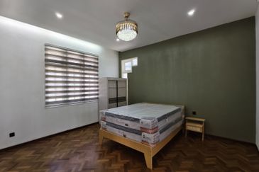 Stulang Laut / Darat