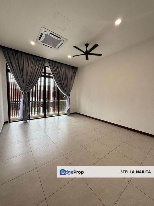 Aurora Sentral Double Storey Superlink For Rent/Fully Renovated/Partial Furnish, Johor, 