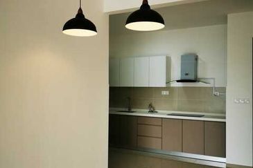 UPPERVILLE @ 16 Quartz Melawati