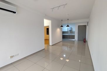 UPPERVILLE @ 16 Quartz Melawati