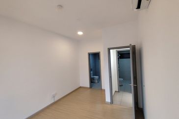 UPPERVILLE @ 16 Quartz Melawati