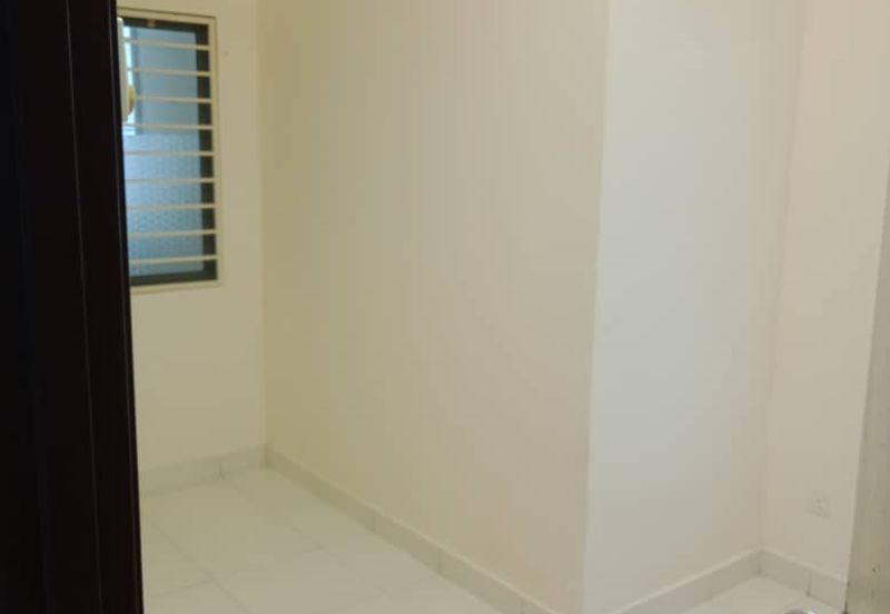 Corner lot 3-storey house for Rent @ Sentul Bahagia