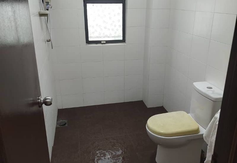 Corner lot 3-storey house for Rent @ Sentul Bahagia