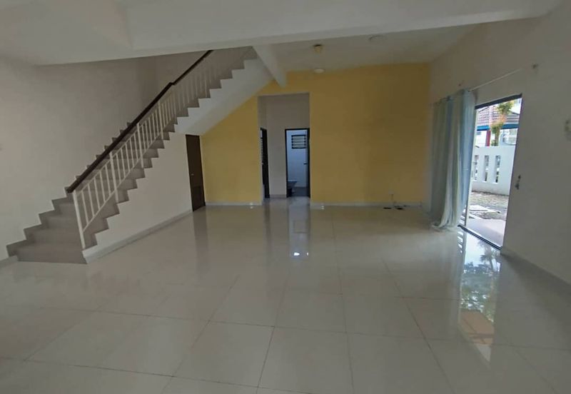Corner lot 3-storey house for Rent @ Sentul Bahagia