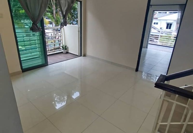Corner lot 3-storey house for Rent @ Sentul Bahagia