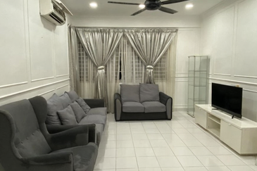 Hamton Townhouse, Kemensah, Taman Melawati for Rent 3 BR Unit