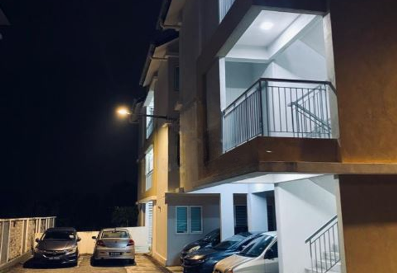 Hamton Townhouse, Kemensah, Taman Melawati for Rent 3 BR Unit