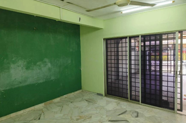 2-Storey Low Cost Terrace PKNS house @ Batu 13 1/2 Puchong for Sale