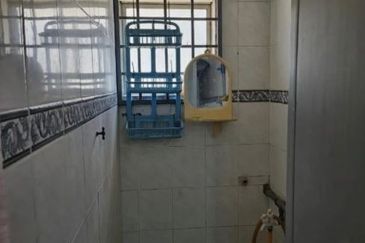 2-Storey Low Cost Terrace PKNS house @ Batu 13 1/2 Puchong for Sale