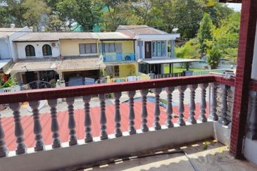 2-Storey Low Cost Terrace PKNS house @ Batu 13 1/2 Puchong for Sale